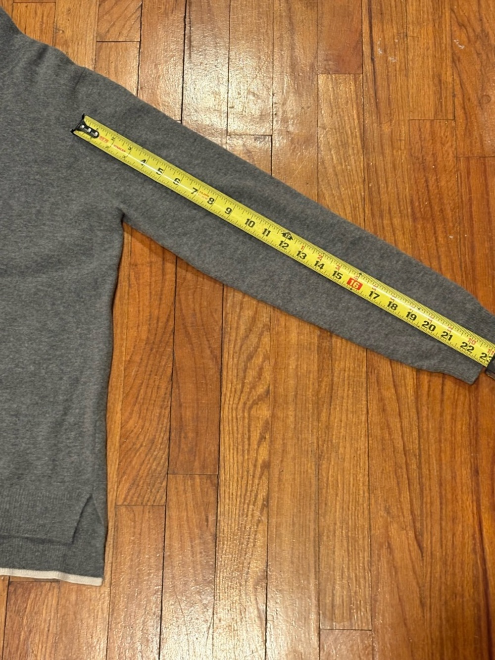 In Cashmere Women's Button-Up Cardigan Sweater in Gray, Size Xl - Picture 8 of 10